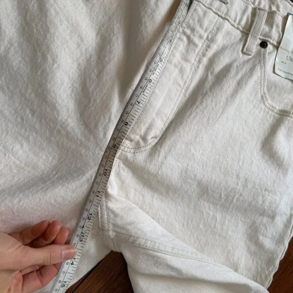 NWT Abercrombie The 90s Straight Ultra High Rise Jeans Cream Split Hem Sz 31/12R - Picture 6 of 8
